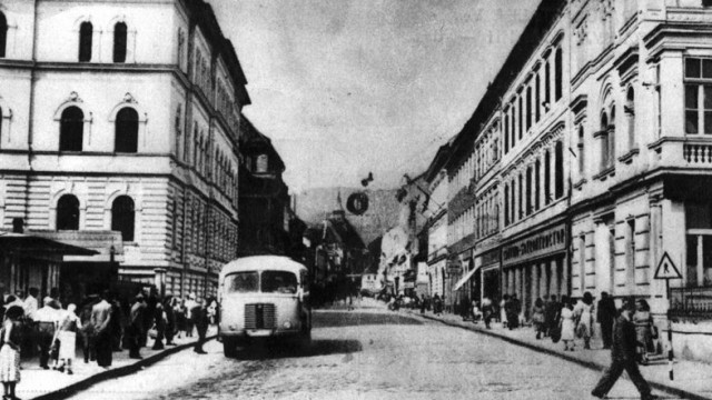 În anul 1925 au apărut primele autobuze în Braşov, aparţinând unei firme din Cluj