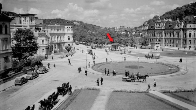 Staţia de benzină din centrul oraşului, peste drum de Vila Kertch.