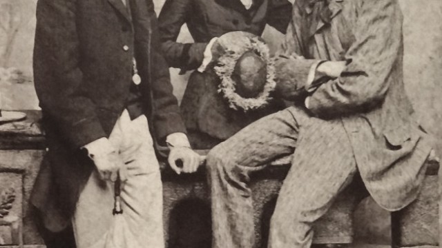 Fotografie făcută în timpul studenţiei la Viena (Ciprian este ultimul din stânga)